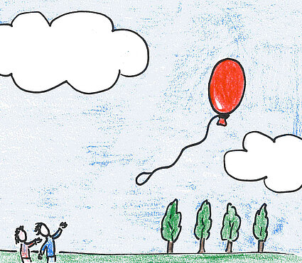Ein blauer Himmel mit weißen Wolken, ein roter Luftballon, der in der Luft schwebt, und zwei Strichmännchen, die die Szene beobachten.
