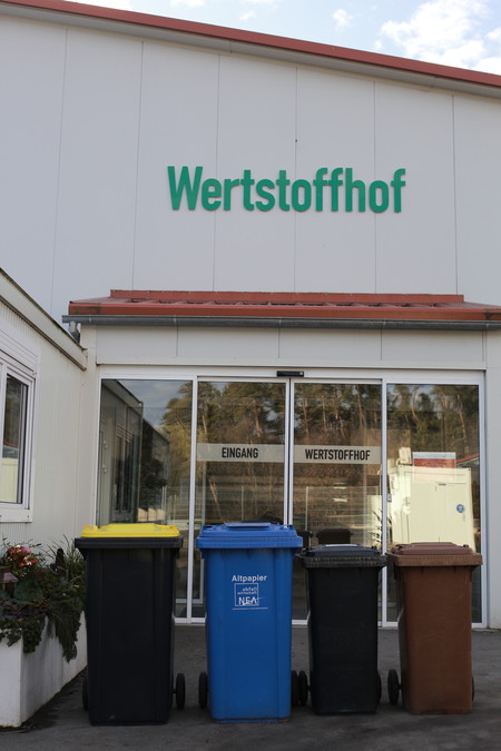 Eingangsbereich des Wertstoffhofs Dettendorf