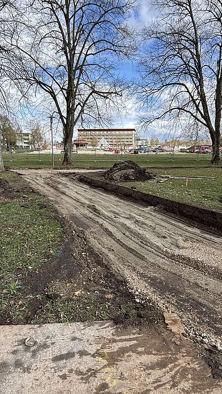 Ausgekofferte Wege im nördlichen Kurpark (Bild: Bayerische Landesgartenschau Bad  Windsheim 2027 GmbH) 